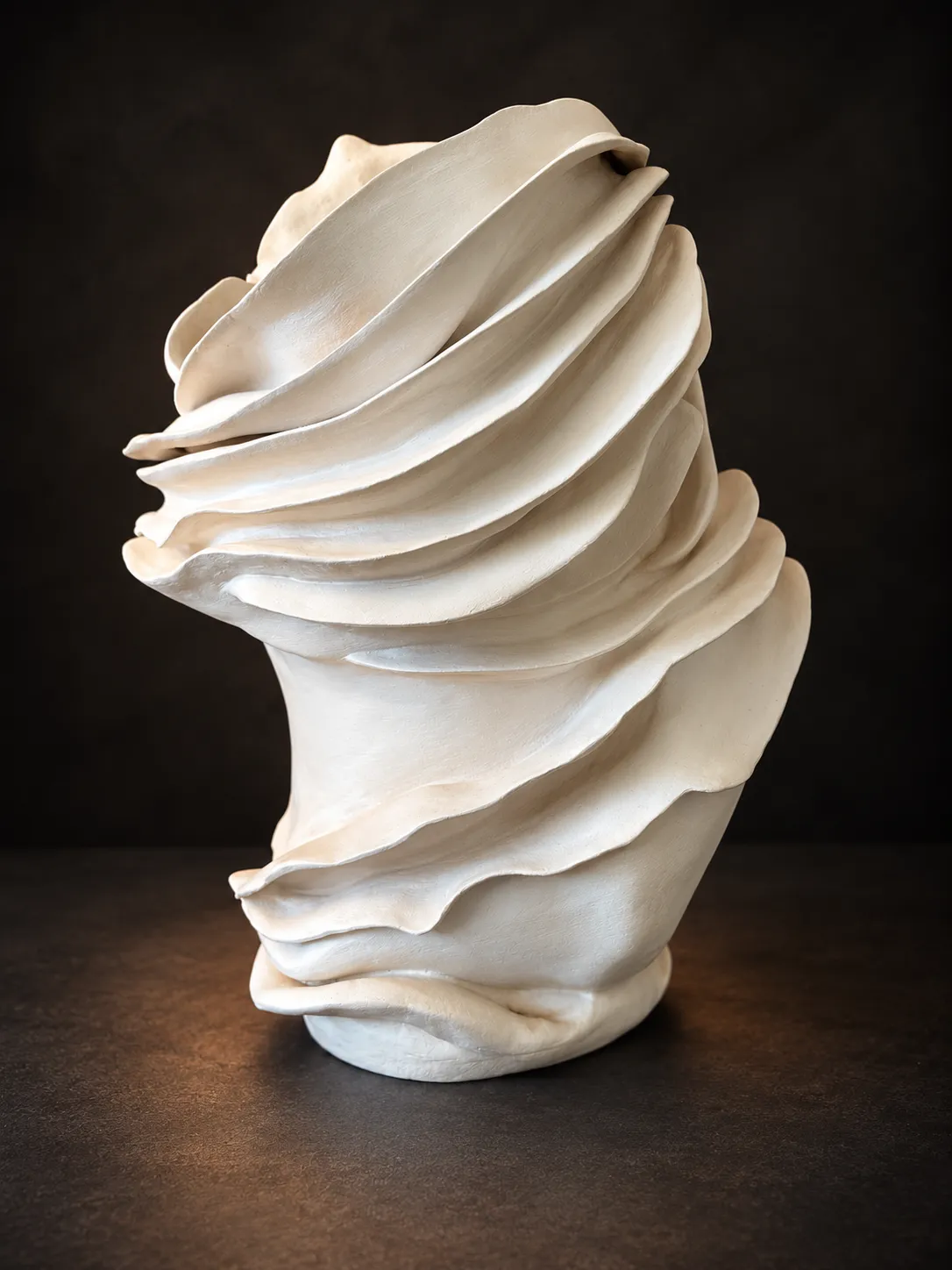 Inner-chamber-Vulva Expressive and gestural Ceramic Maroua Heddi - Subjektiv.art 7