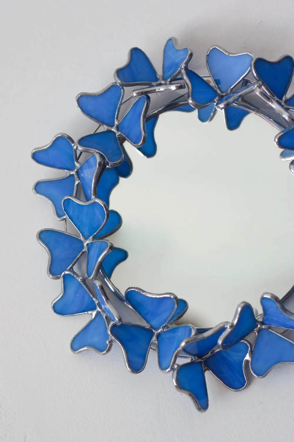 MIRROR – WREATHFLOWER, BLUE 21 CM Modern Other Roksolana Khudoba - Subjektiv.art 3