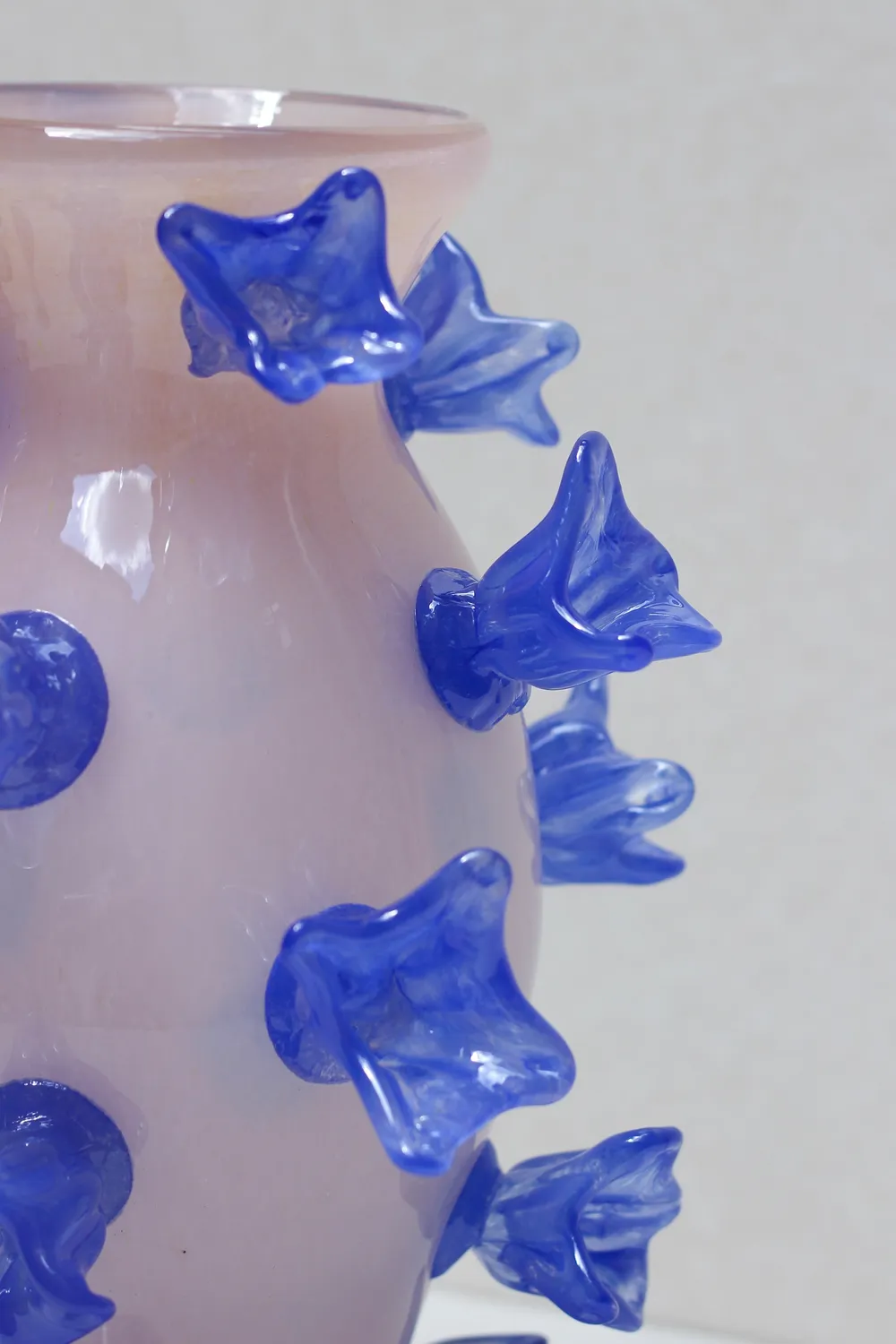GLASS VASE – ETERNAL, BLUE FLOWERS Modern Other Roksolana Khudoba - Subjektiv.art 2