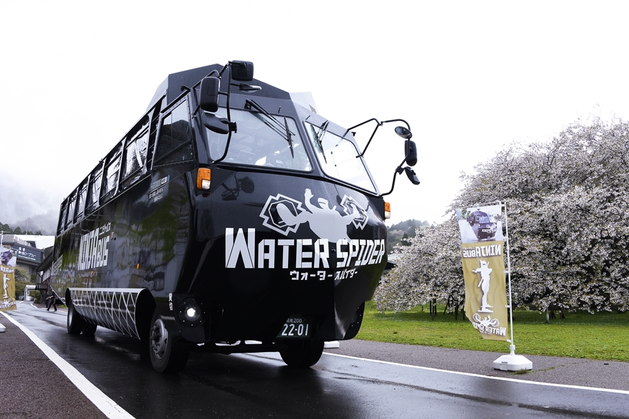 箱根 NINJA BUS / WATER SPIDER「ニンジャバス・ウォータースパイダー