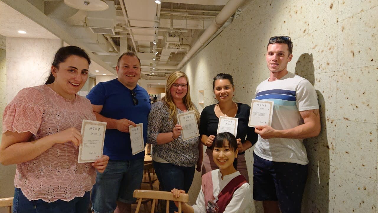 Old Tsukiji Fish Market Tour and Sushi Roll Class -Rakuten Travel Experiences