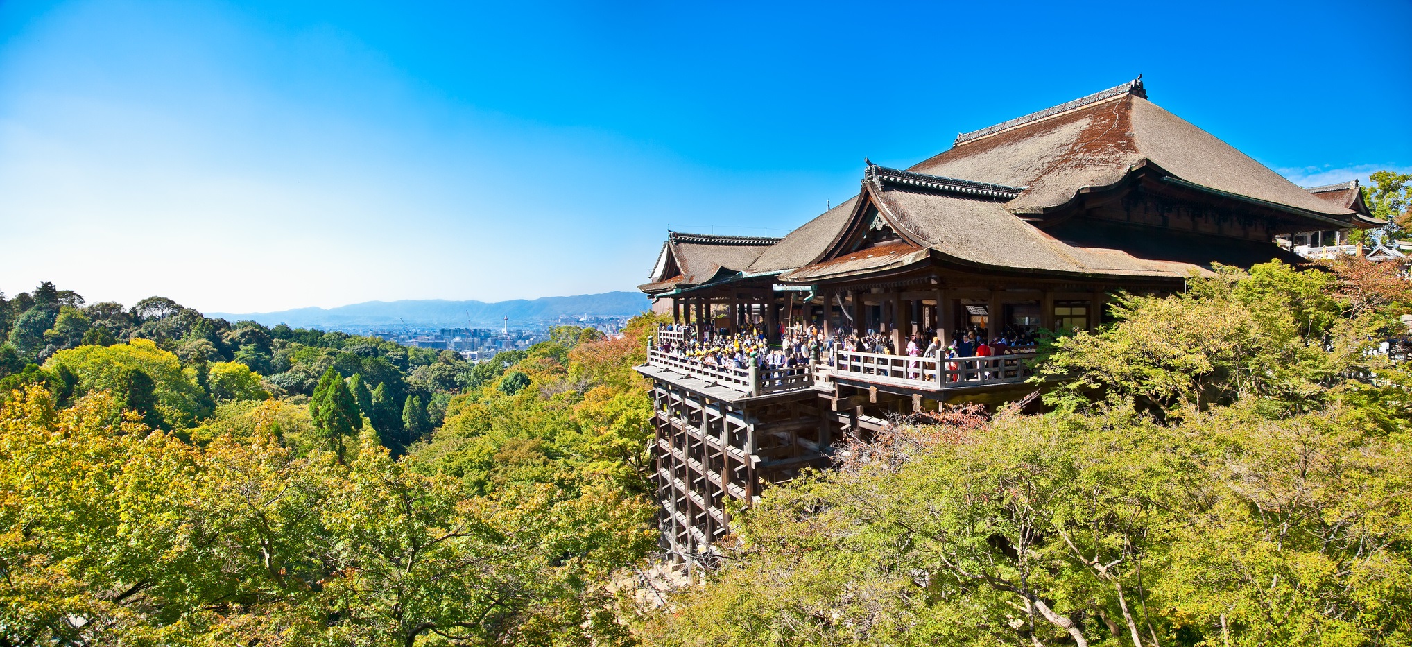 nicolas ghesquière stages grand LV show on kyoto mountain top