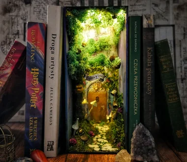 Baśniowy book nook