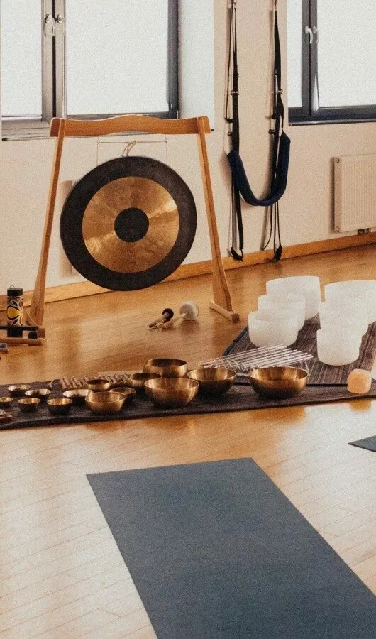 Koncert Kryształowy przy dźwiękach mis i gongu – Obudź Swoją Energię