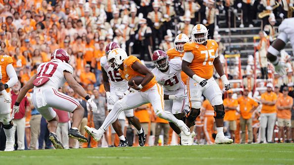 College Football: Tennessee Hendon Hooker (5) in action, runs with the football vs Alabama during a game played at Neyland Stadium, Knoxville,on October 15, 2022. CARLOS M. SAAVEDRA/SPORTS ILLUSTRATED VIA GETTY IMAGES