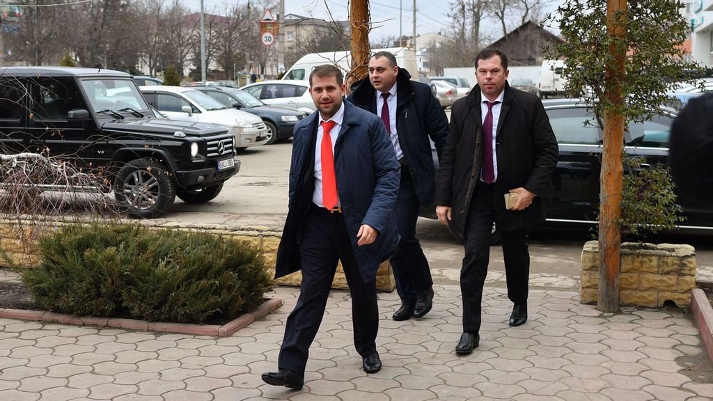 Moldovan businessman arrives to meet with supporters during a campaign event in the city of Comrat on February 15, 2019. PHOTO BY DANIEL MIHAILESCU/AFP VIA GETTY IMAGES)