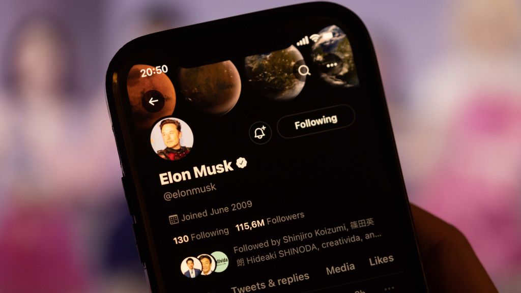 In this photo illustration, Elon Musk's Twitter account is seen displayed on a smartphone screen in dark mode. Musk's ultimatum triggered resignation at Twitter. SOPA IMAGES/BENZINGA