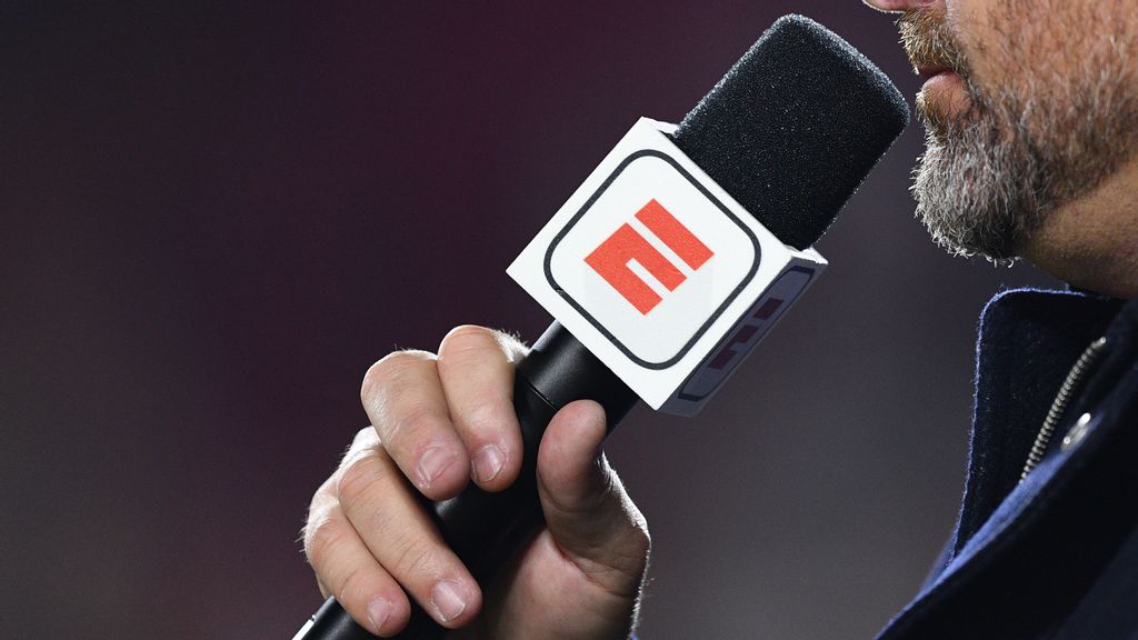 Darren Rovell warns ESPN should be worried about streaming companies entering sports