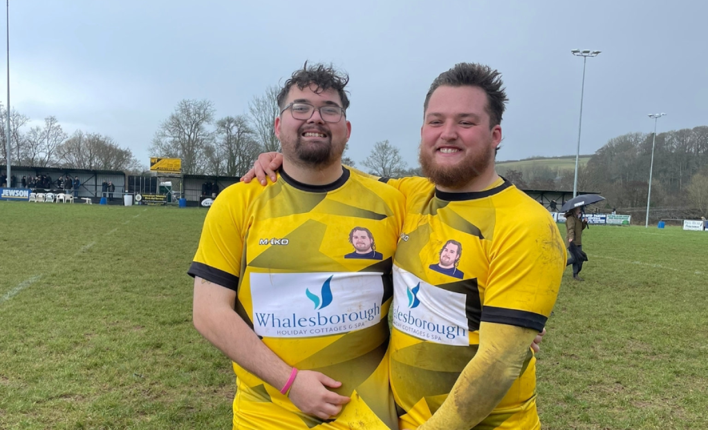 Chae Jenkins standing next to friend Alfie Petch. (Brain Tumour Research via  SWNS)