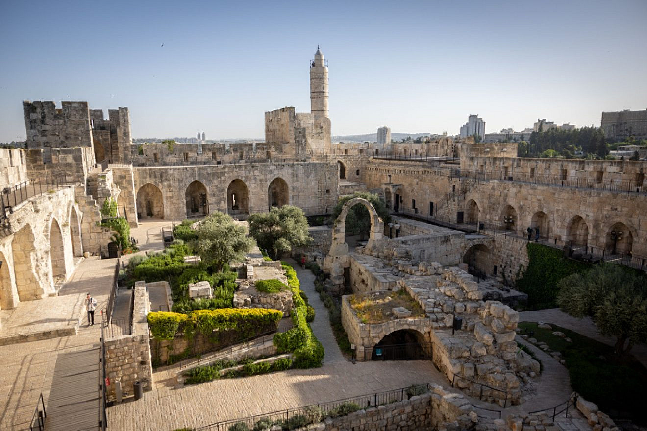 <p>A visual of Jerusalem's old city, one of the major tourist attractions in Israel. FLASH 90/JNS</p>