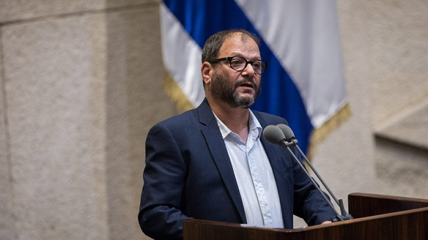 <p>Knesset member Ofer Cassif speaks at the Knesset Plenary Hall, in Jerusalem in 2019. The lawmaker is alleged to have struck a police officer in the head after being prevented from participating in a demonstration against a court ruling ordering the evacuation of Arab villages on Mount Hebron. HADAS PARUSH/FLASH90.</p>