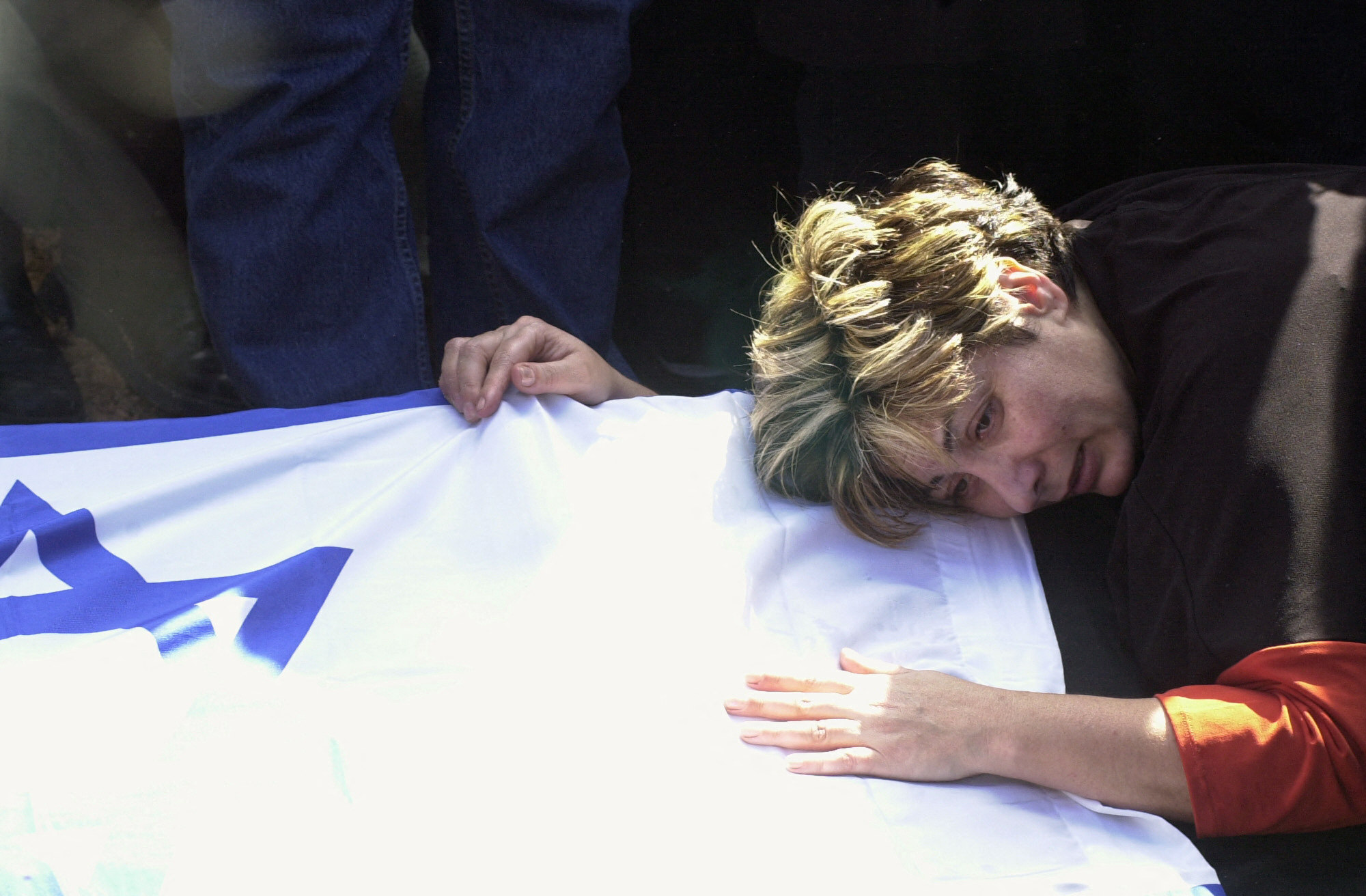 Israeli lady mourning.jpg