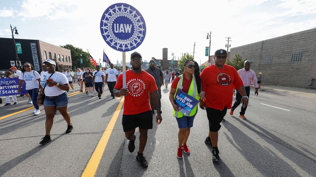 UAW President Slams Ford, GM, Stellantis For Delay Tactics In Contract