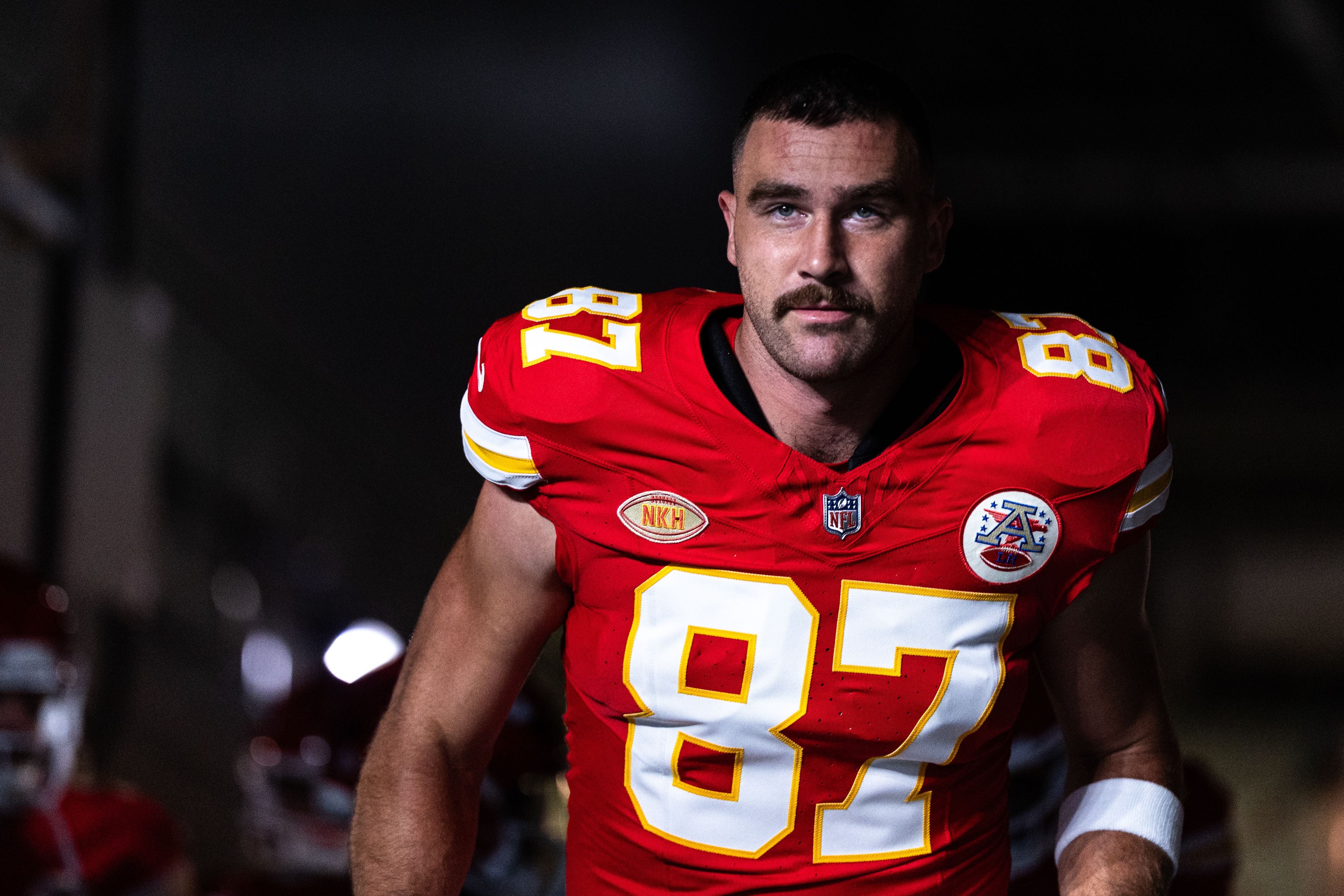 Taylor Swift cheers Chiefs' Travis Kelce against N.Y. Jets amid rumored  romance