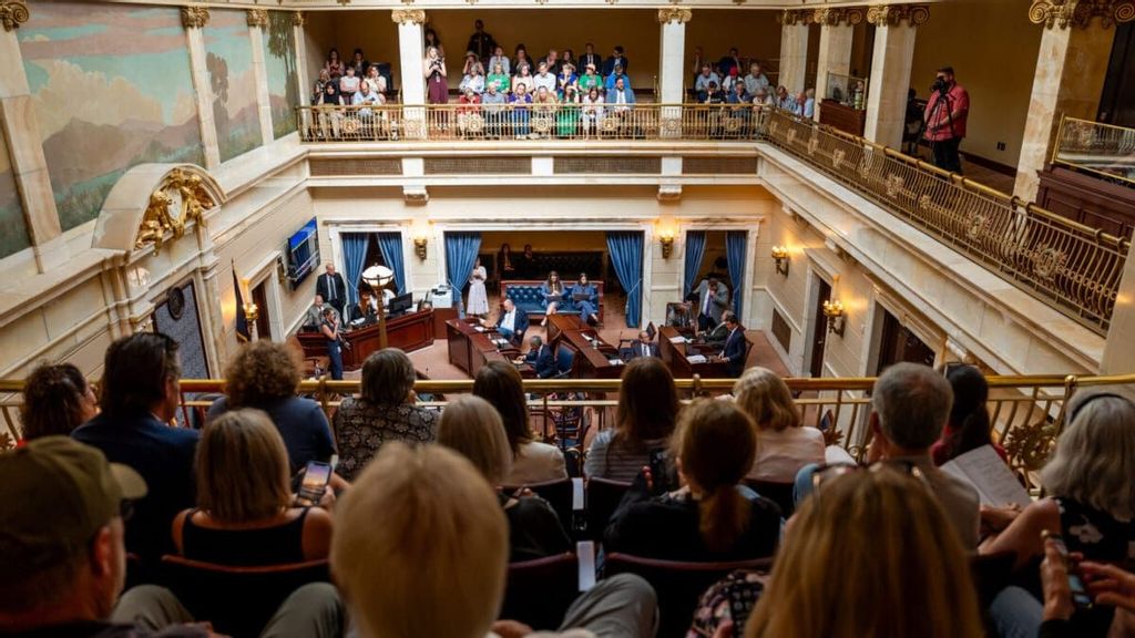 People watch from a packed gallery as the Senate discusses a proposed constitutional amendment related to citizen initiatives during a special legislative session at the Capitol in Salt Lake City on Wednesday, Aug. 21, 2024. SPENSER HEAPS/UTAH NEWS DISPATCH