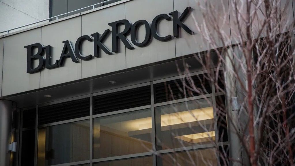 A sign hangs on the BlackRock offices on January 16, 2014 in New York City. ANDREW BURTON VIA GETTY IMAGES