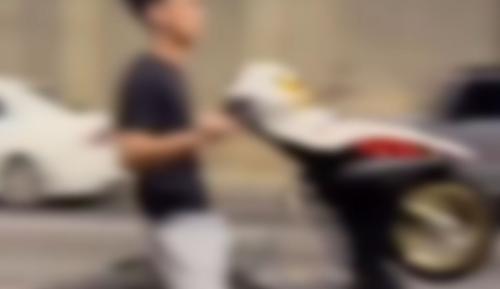 苗栗有民眾占磅空 無戴安全帽較車閣翹孤輪