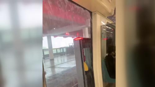 鋒面通過摔大雨 雨水潑入北捷淡水進站列車