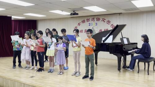休士頓台灣語文學校 搬請成大教授開台語課