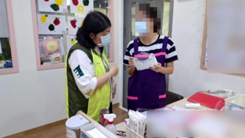 高雄托嬰中心被指控 毋開冷氣致囡仔生痱仔