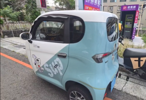 嘉義有中國製座艙式電動車 掛假車牌騎上路