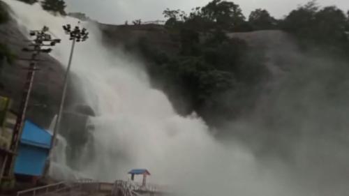 美國東北部摔大雨 2人死亡、超過70萬戶停電