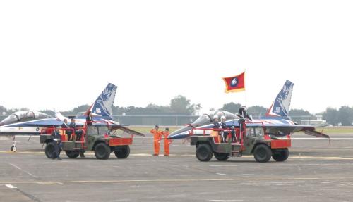 空軍飛訓指揮部成軍 總統落南主持、鼓勵官兵