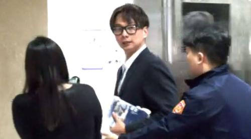 柯文哲案偵訊 陳宥丞掛智慧目鏡受約談惹議