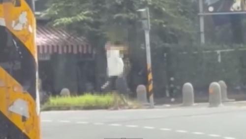 彰化員林一个查埔攑兩支刀四界弄 警方趕去壓制