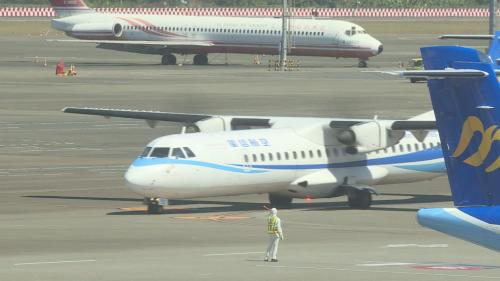 華信飛馬公機幫 慢2點鐘起飛、故障閣飛轉來