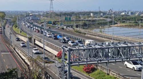 金門轉臺濟人等補機位 國防出動軍機載客