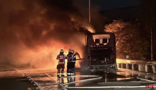 國道二號客運火燒車 司機佮3乘客攏無著傷