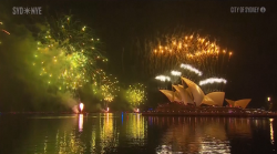 紐澳頭一个迎接2026 日韓依照傳統摃鐘祈福