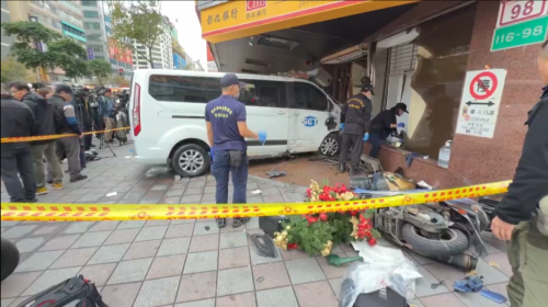 三立採訪車失控挵入去銀行 造成10人輕重傷