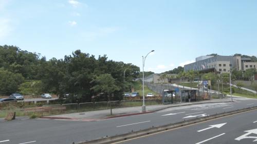 AIT楦闊欲吞掉學校預定地？上百位居民抗議