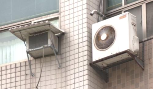 冷氣對17樓落落來 搩死等公車的21歲女大學生