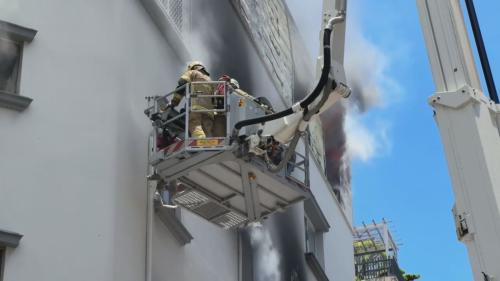 臺南6層樓透天火燒 1个婦人人倒佇電梯死亡