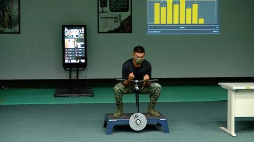 陸軍體能鑑測 中校跳索仔5分鐘雄雄休克