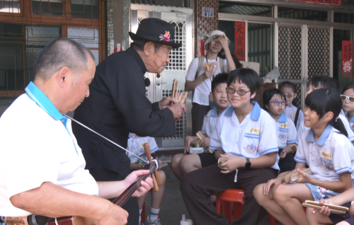 車鼓陣國寶藝師施朝養 學生拜訪體驗傳統藝術