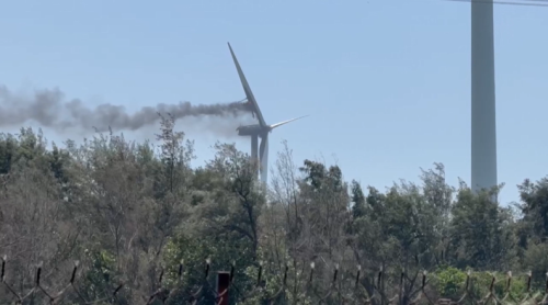 麥寮70米懸風電機著火 經濟部要求加強巡檢
