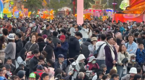 臺灣燈會上尾日 大陣民眾去嘉義看花燈表演