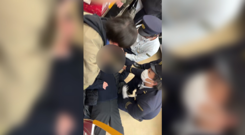 2消防員去日本看WBC 拄著有人昏去鬥搶救