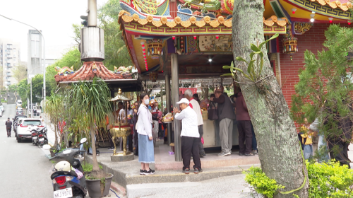 舊曆2/2土地公生 南投泡麵土地公廟濟人參拜