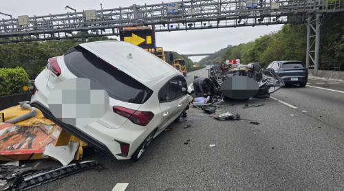 國3新竹路段2轎車相挵 閣挵施工車輛、2人傷