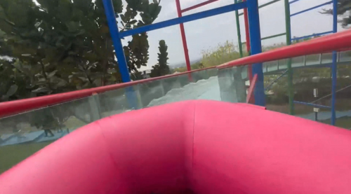 百果山漂漂河樹奶船牢咧水道 囡仔挵著頭