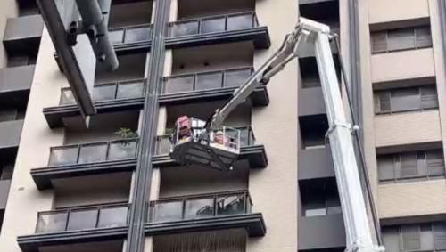 新竹大樓昨暗火燒 初判是地下室電纜線著火