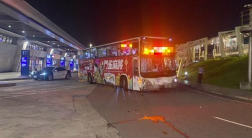 國光客運桃機踅彎挵壁 31名國內外旅客送醫