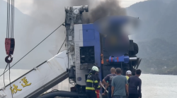 臺東成功漁港吊車反去著火 造成1人死1著傷