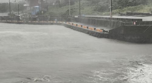 「鳳凰」風颱迫倚 預估登陸南臺灣機率較大