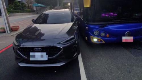 學校交通車司機食酒出車禍 佳哉學生無著傷